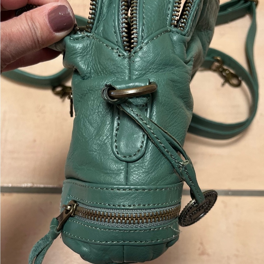 Willa Verde Pebbled Leather Crossbody Bag - Verde Green - Picture 6 of 11